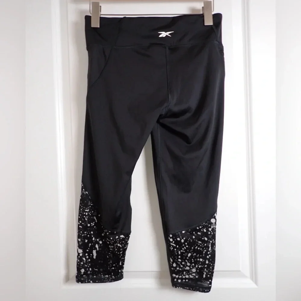 Reebok Cropped Black Leggings Size M